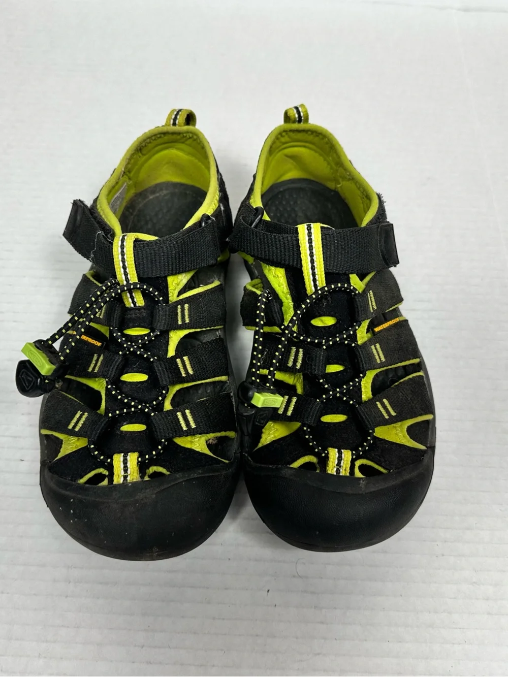 Keen Newport H2 Waterproof Hiking Sandals Big Kids Size 3.0
